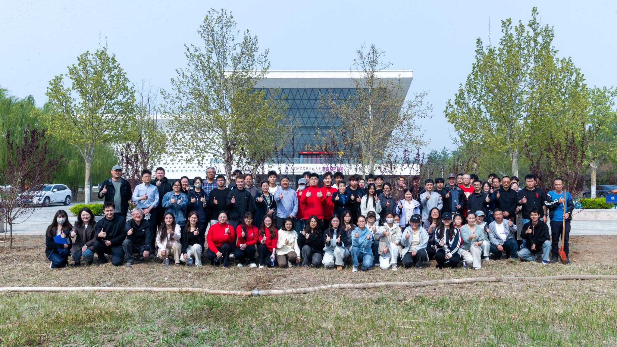 共植同心林 携手向未来 民盟天津市商务总支与民盟校委会联合开展植树共建活动