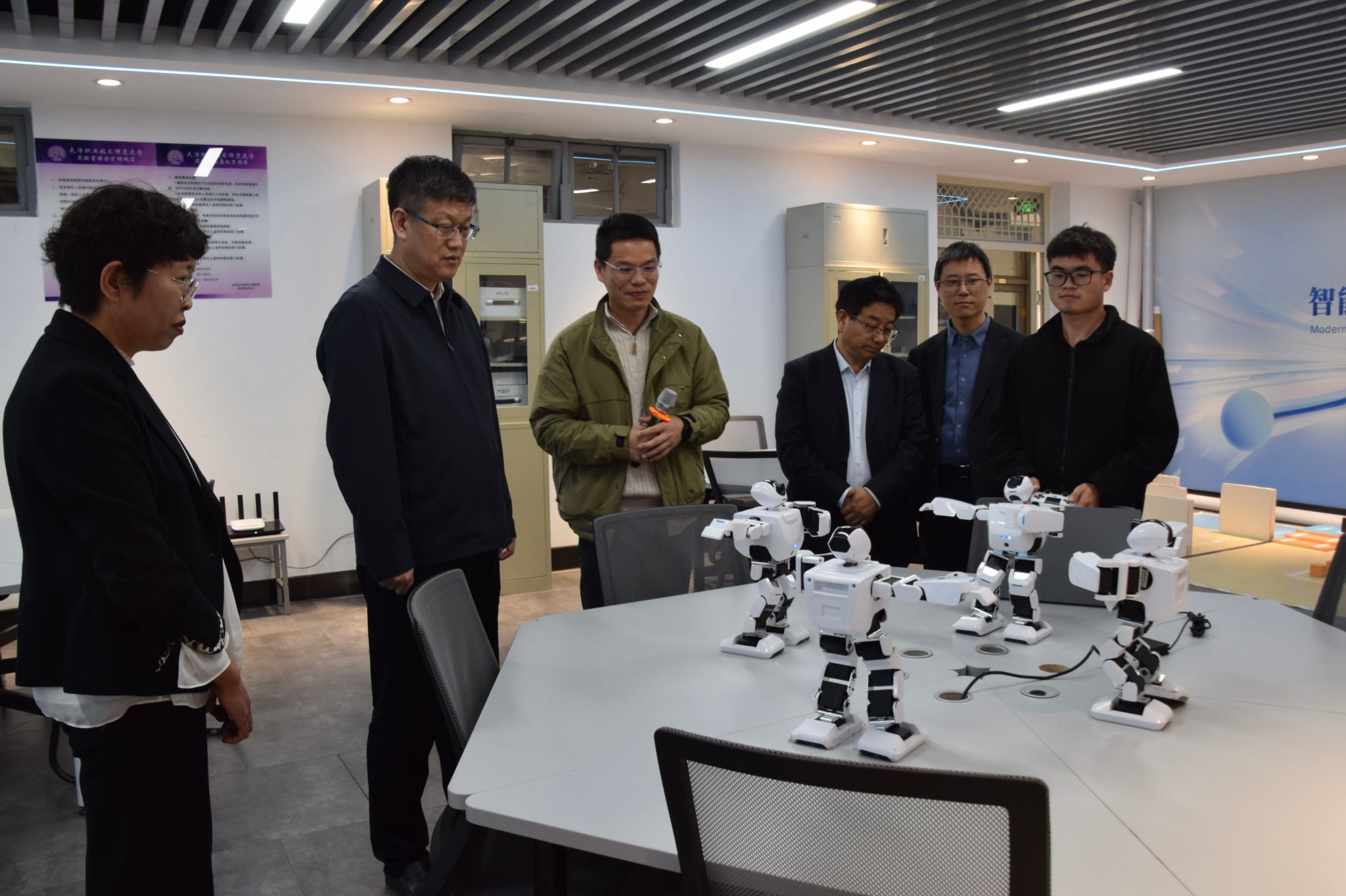 【树立和践行正确政绩观】校党委书记、校长郑清春深入自动化与电气工程学院调研