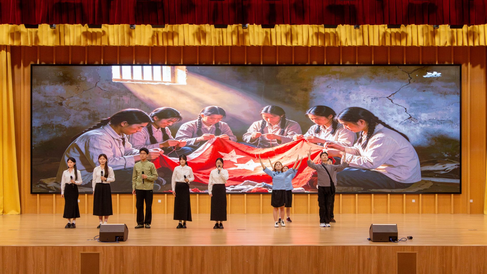 锦绣谱华章 红音颂悠长 我校成功举办“夏扬铿锵·班班诵”诵读展演活动