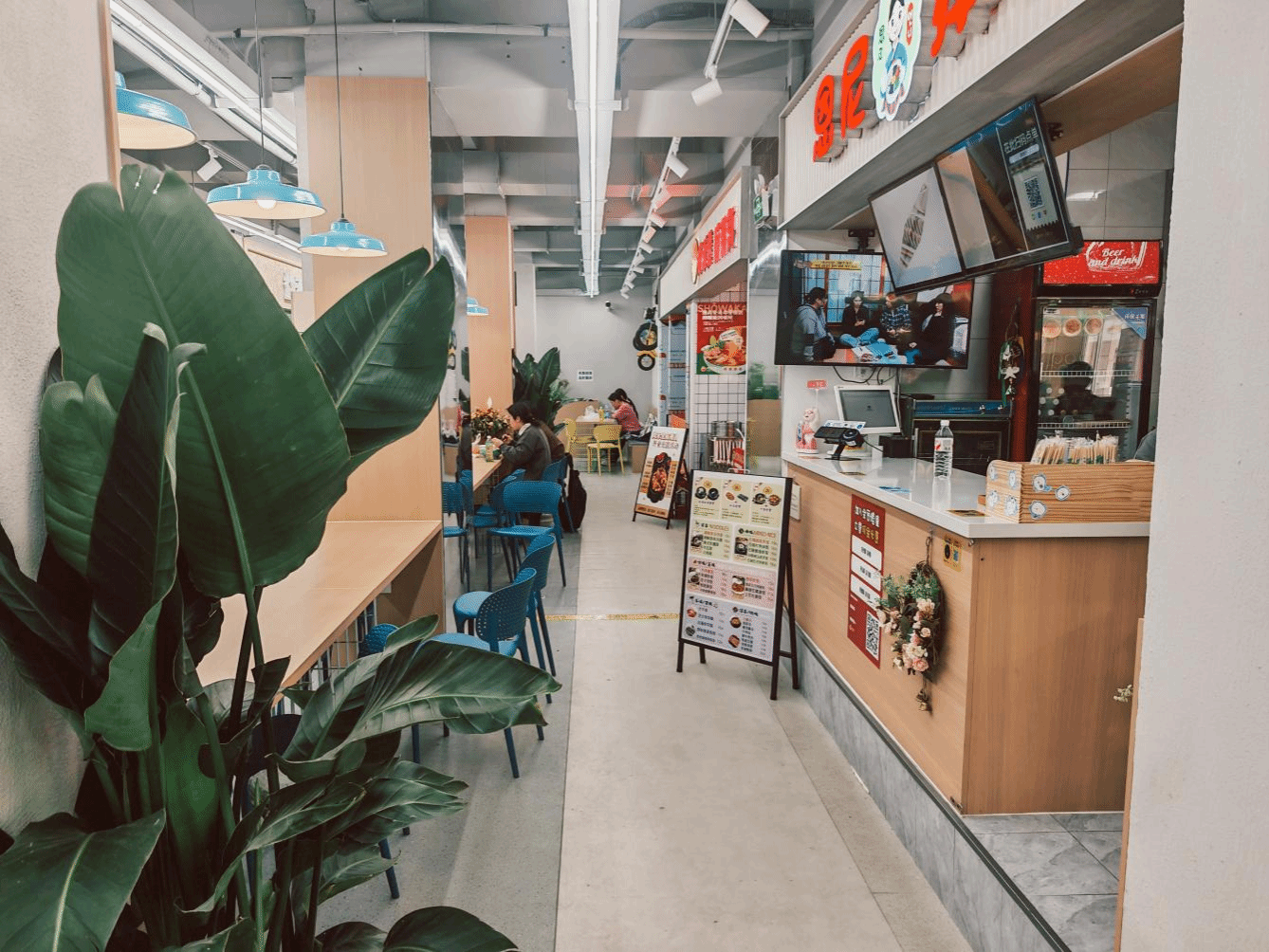 【树立和践行正确政绩观】学校西区商业综合体正式运行 打造校园一站式生活服务新地标