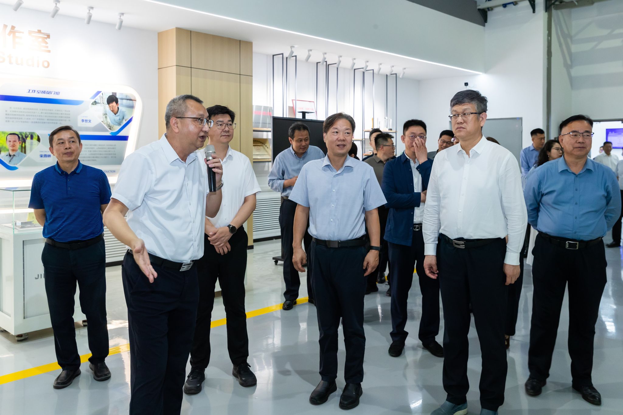 天津中德应用技术大学来校调研交流